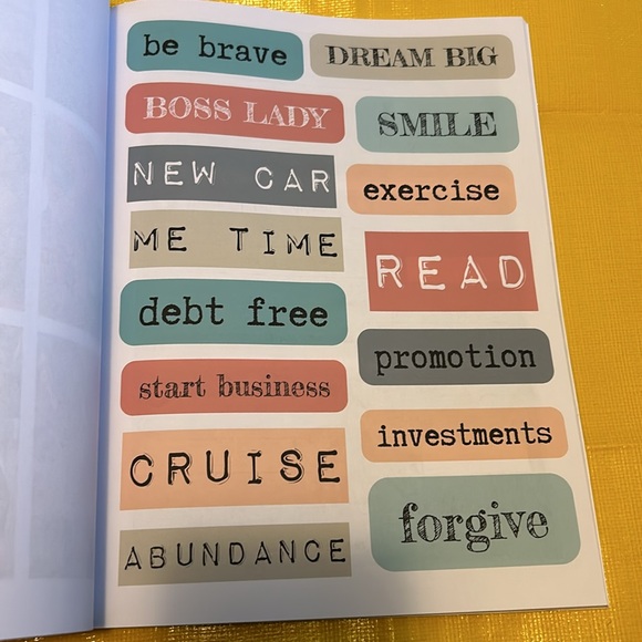 👑 Vision board book - Picture 2 of 4